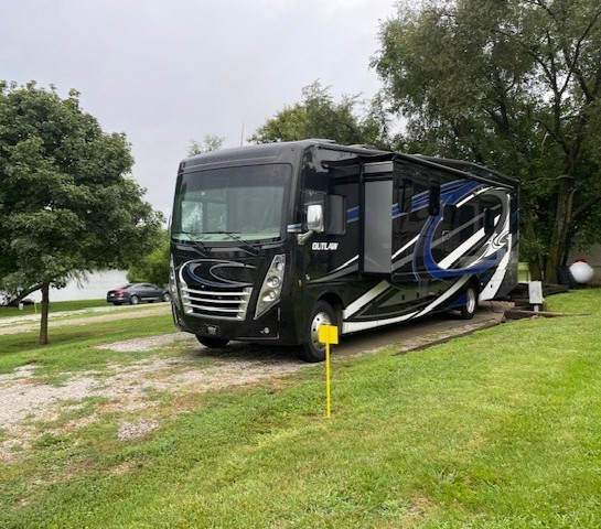 2020 Thor Outlaw Motor Coach 38MB Toy Hauler Class A