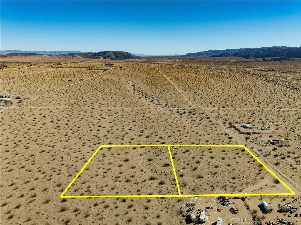 Joshua Tree two adjoining lots. 1.25 acre each – sold together