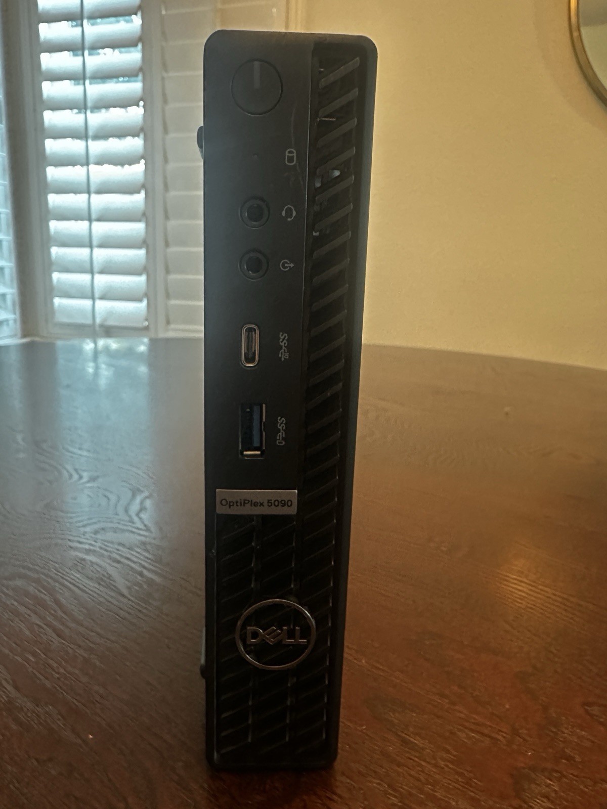 Dell optiplex 5090 micro. 2TB SSD, 32GB RAM, i5 2.4 GHz, Windows 11 Pro