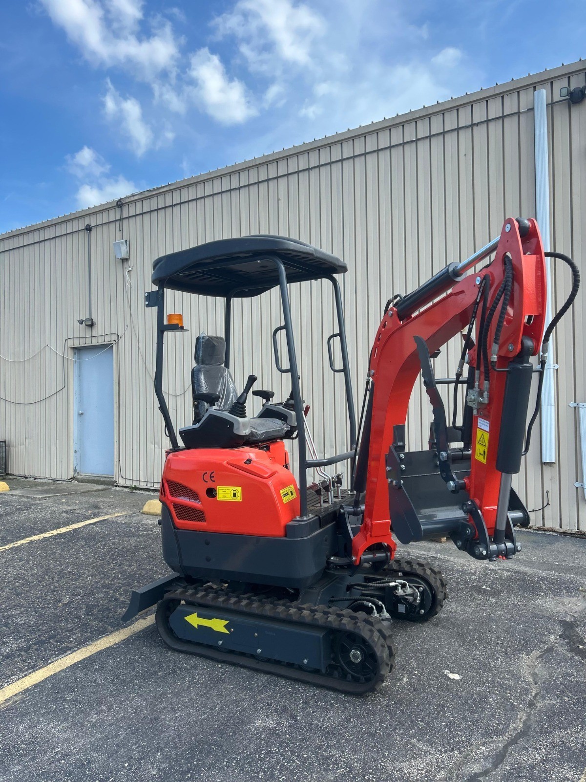 FREE SHIPPING 2025 2 Ton New Mini Excavator EPA certified USA KUBOTA Diesel D902