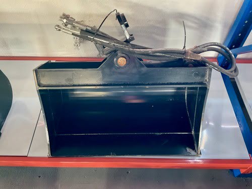Mini Excavator Hydraulic Tilt Bucket 24″