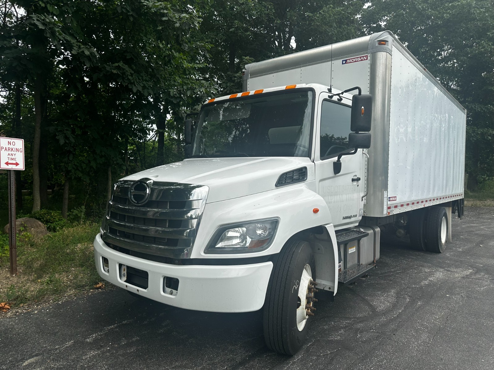 2019 HINO 268 22′ Powered Liftgate