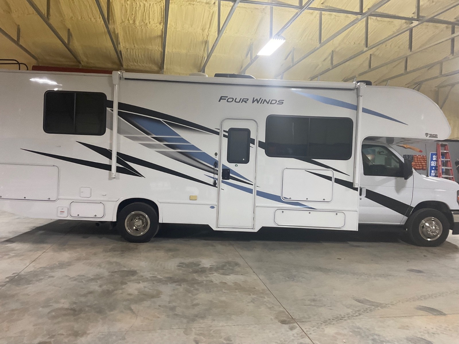 FourWinds Motorhome