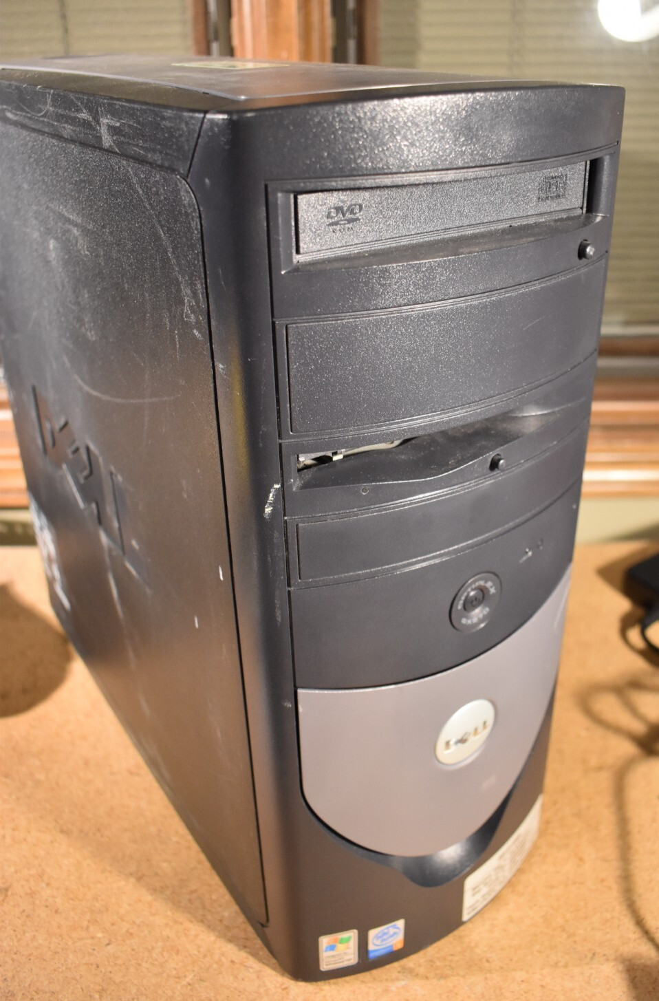 Dell Optiplex GX270 Desktop Pentium 4 2.8GHz 500GB Windows XP Pro Floppy Drive