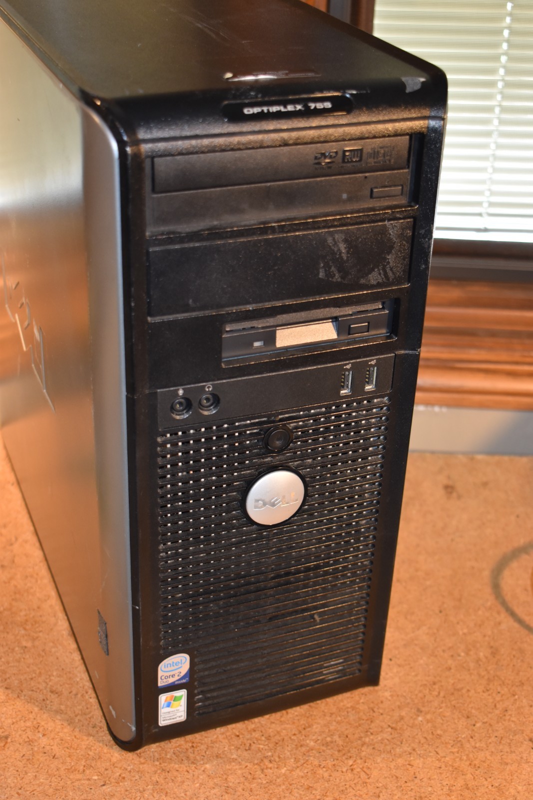 Dell Optiplex 755 Desktop Core 2 Duo Windows XP 32-bit 500GB DVD-RW Floppy Drive