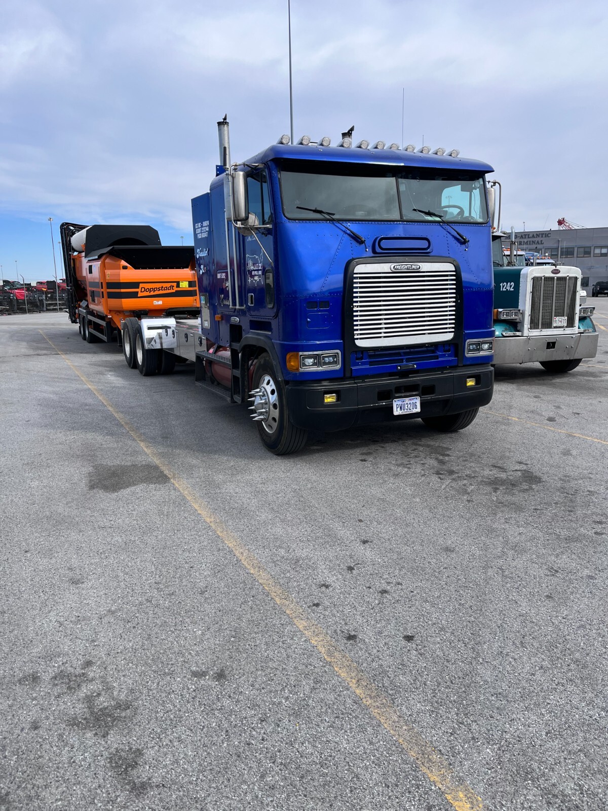 used freightliner semi trucks for sale