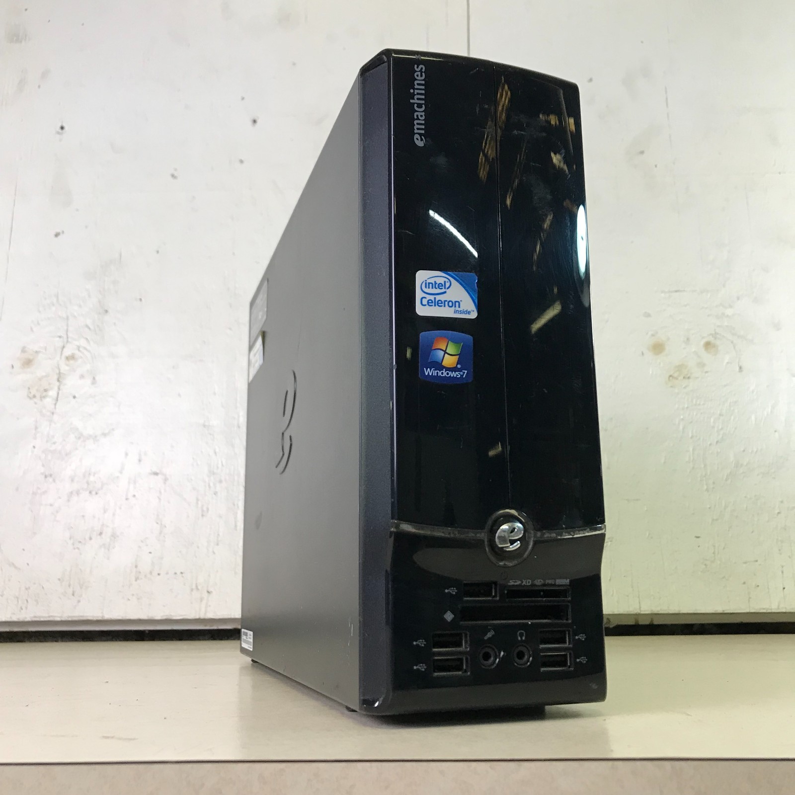 eMachines EL1850G SFF Desktop Celeron 2.60GHz 2GB RAM 500GB HDD (Windows 7)