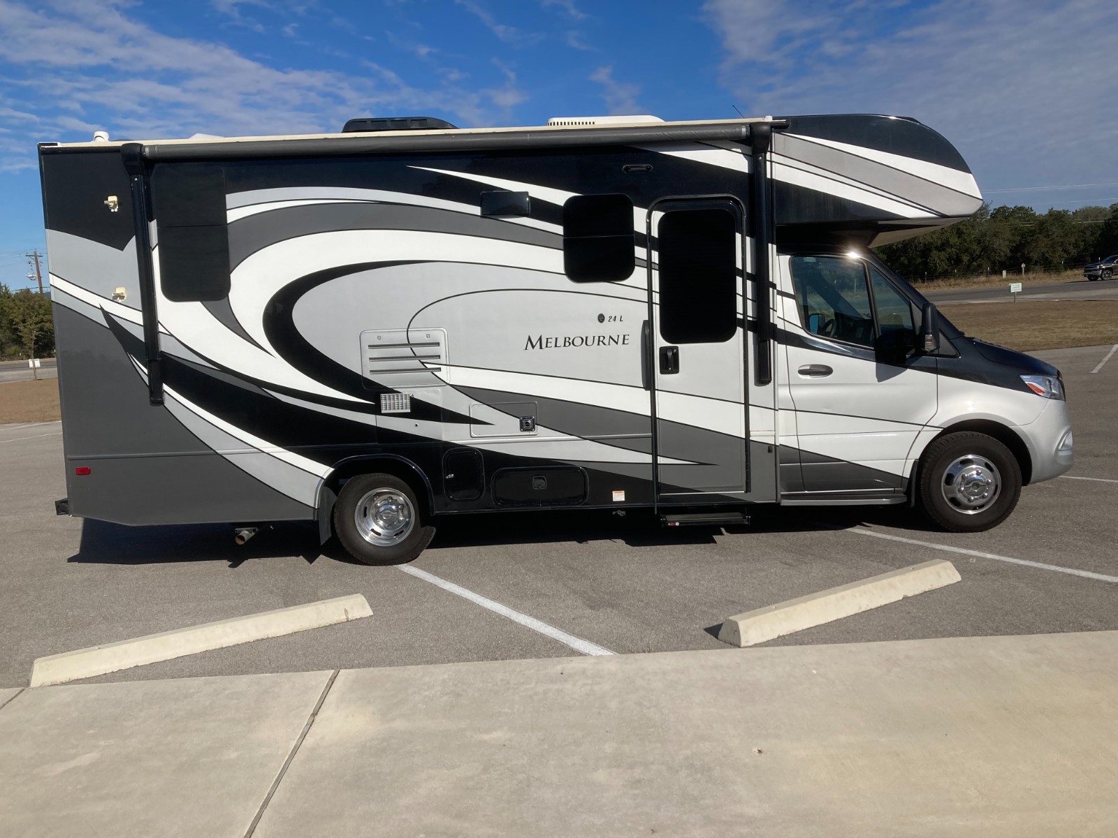 rvs campers used class c Mercedes diesel