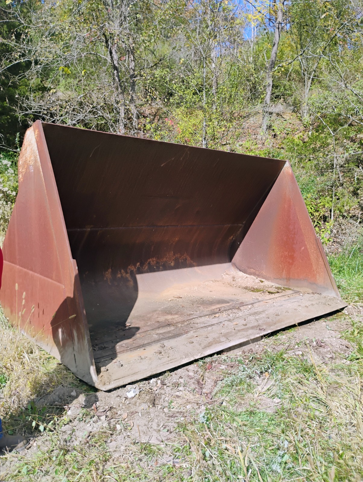 Volvo 220 L Loader Bucket Model# LB L 220E S/N 33322