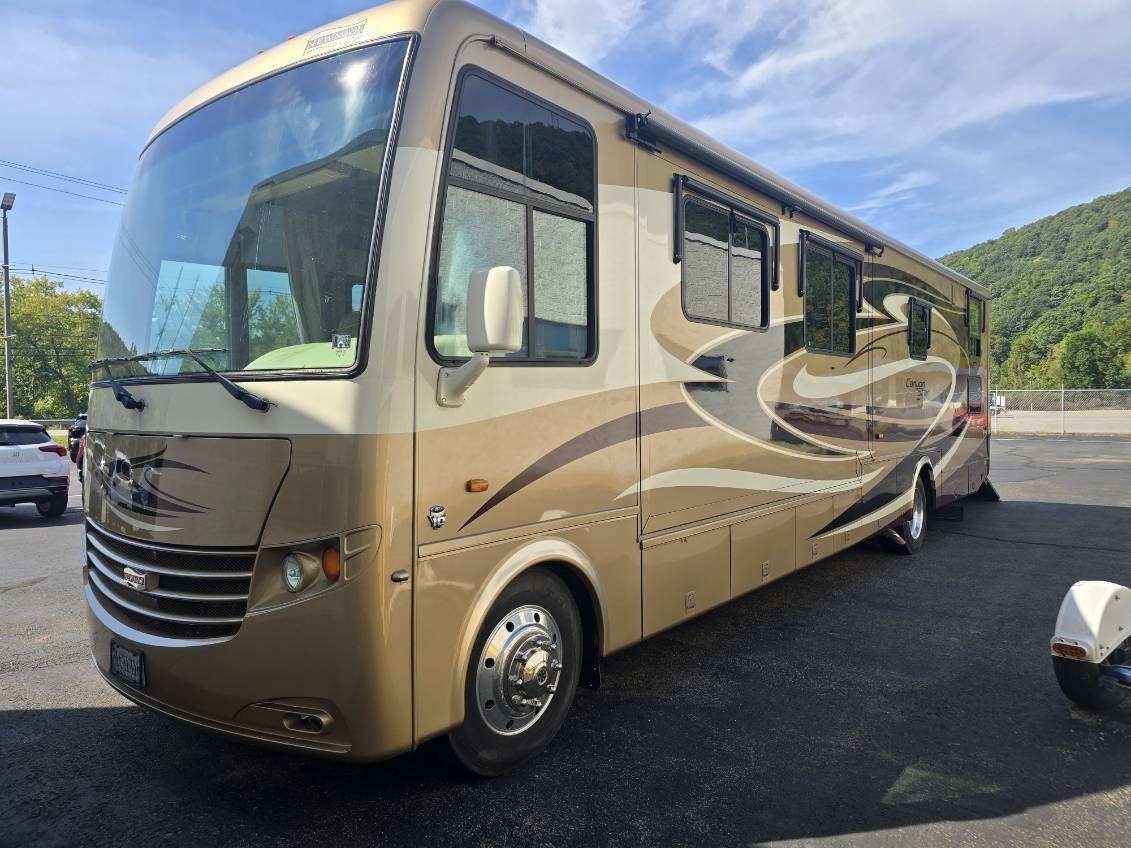 2013 Newmar Canyon Star 3920 Toy Hauler