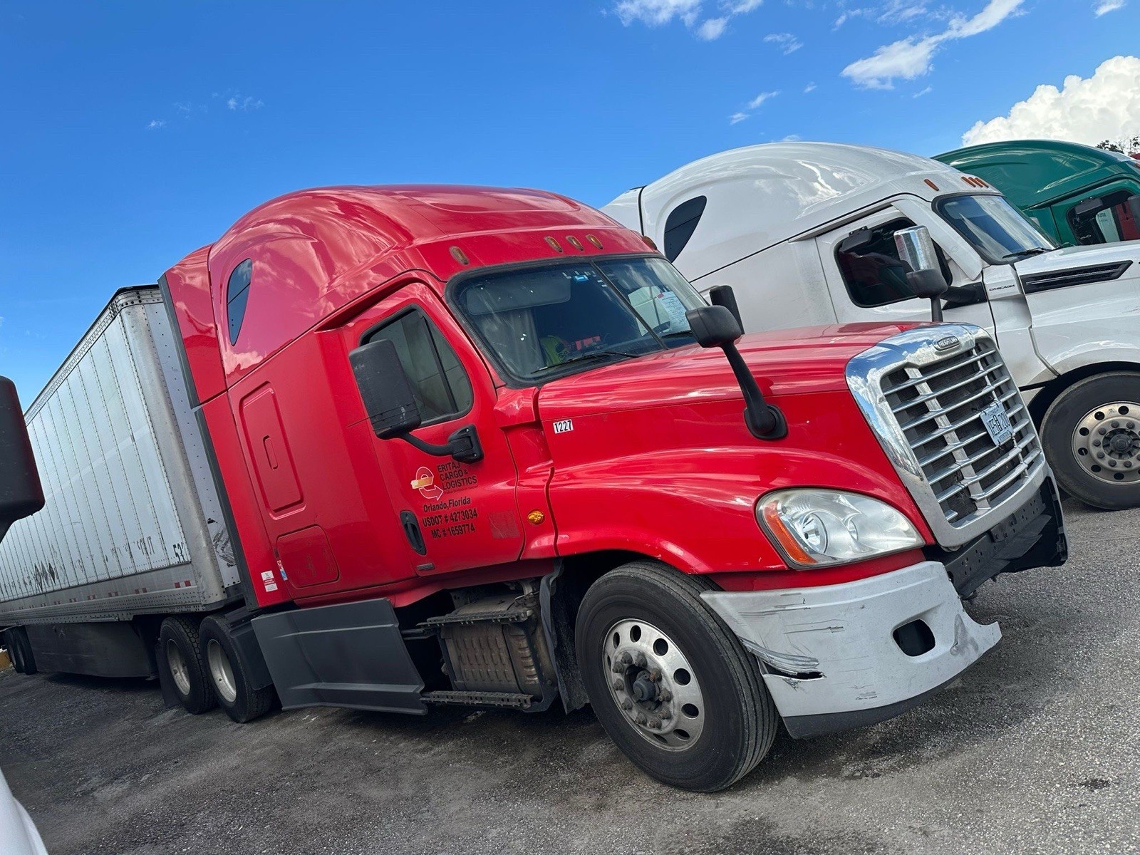 2016 Freightliner Cascadia DD15  FOR PARTS ONLY /  NOT WORKING