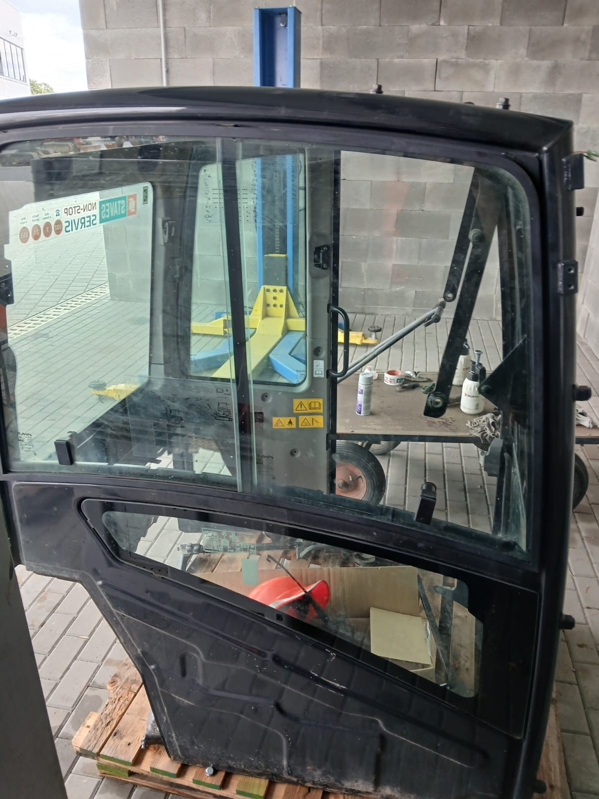 Slightly damaged Kubota U56-5 excavator cab