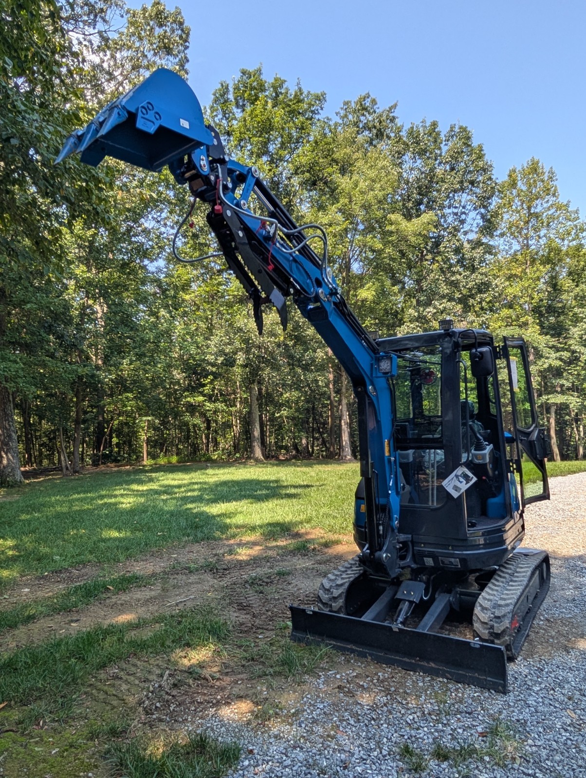 New 2025 Rippa R22 Pro mini excavator (2.4 ton) with Attachments