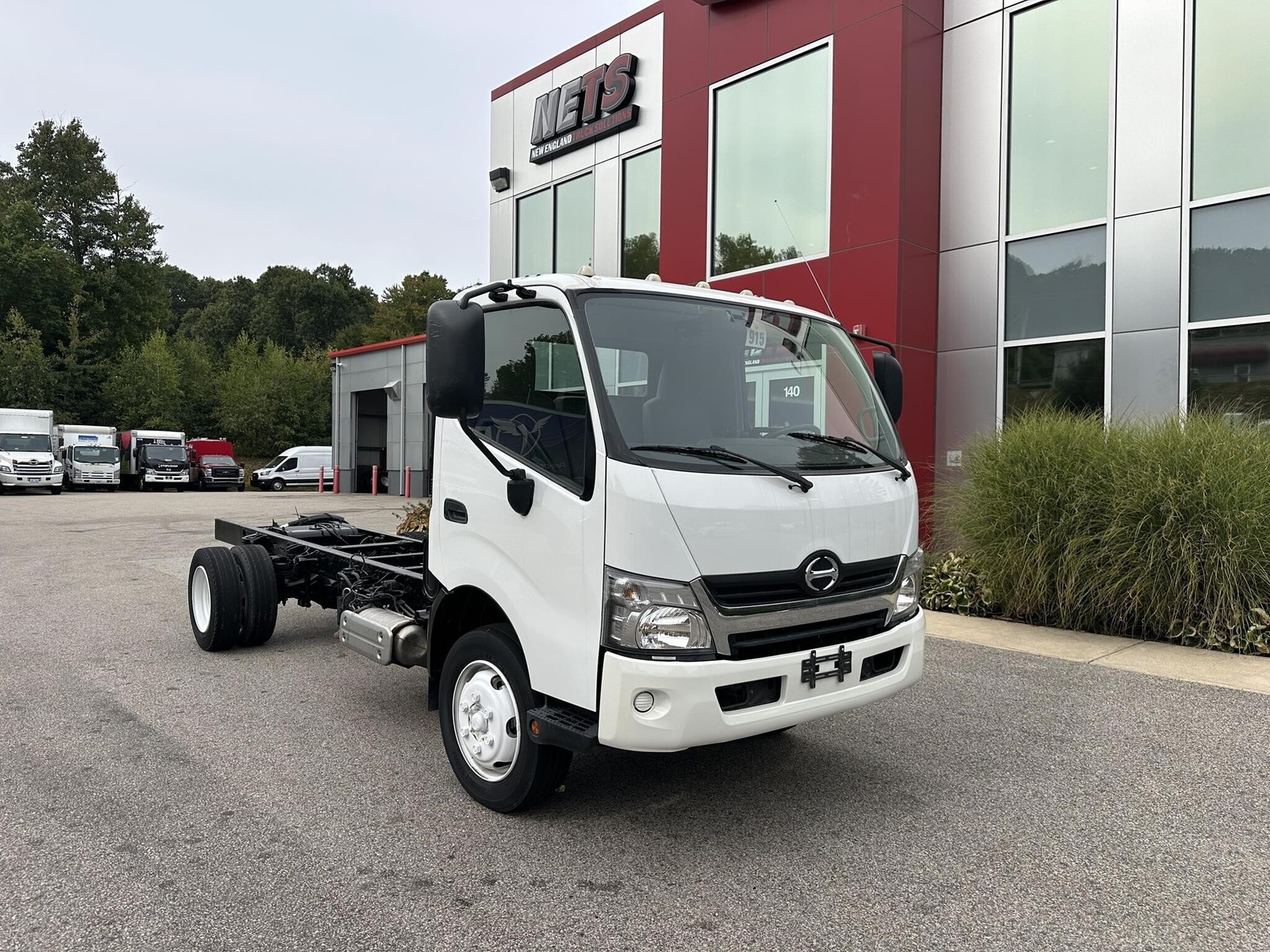 2020 Hino 195 Daycab Semi Trucks