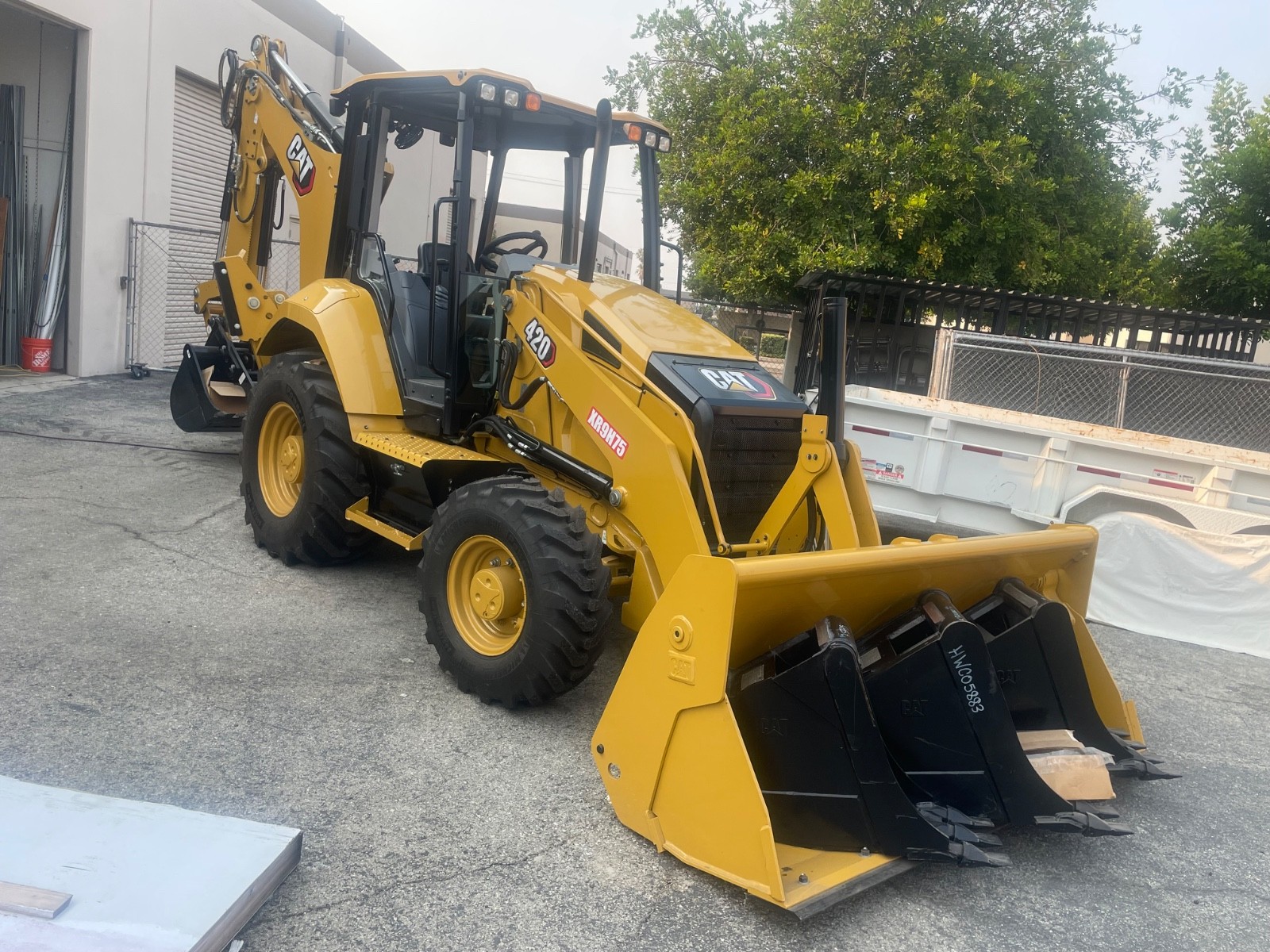 cat 420 backhoe loader