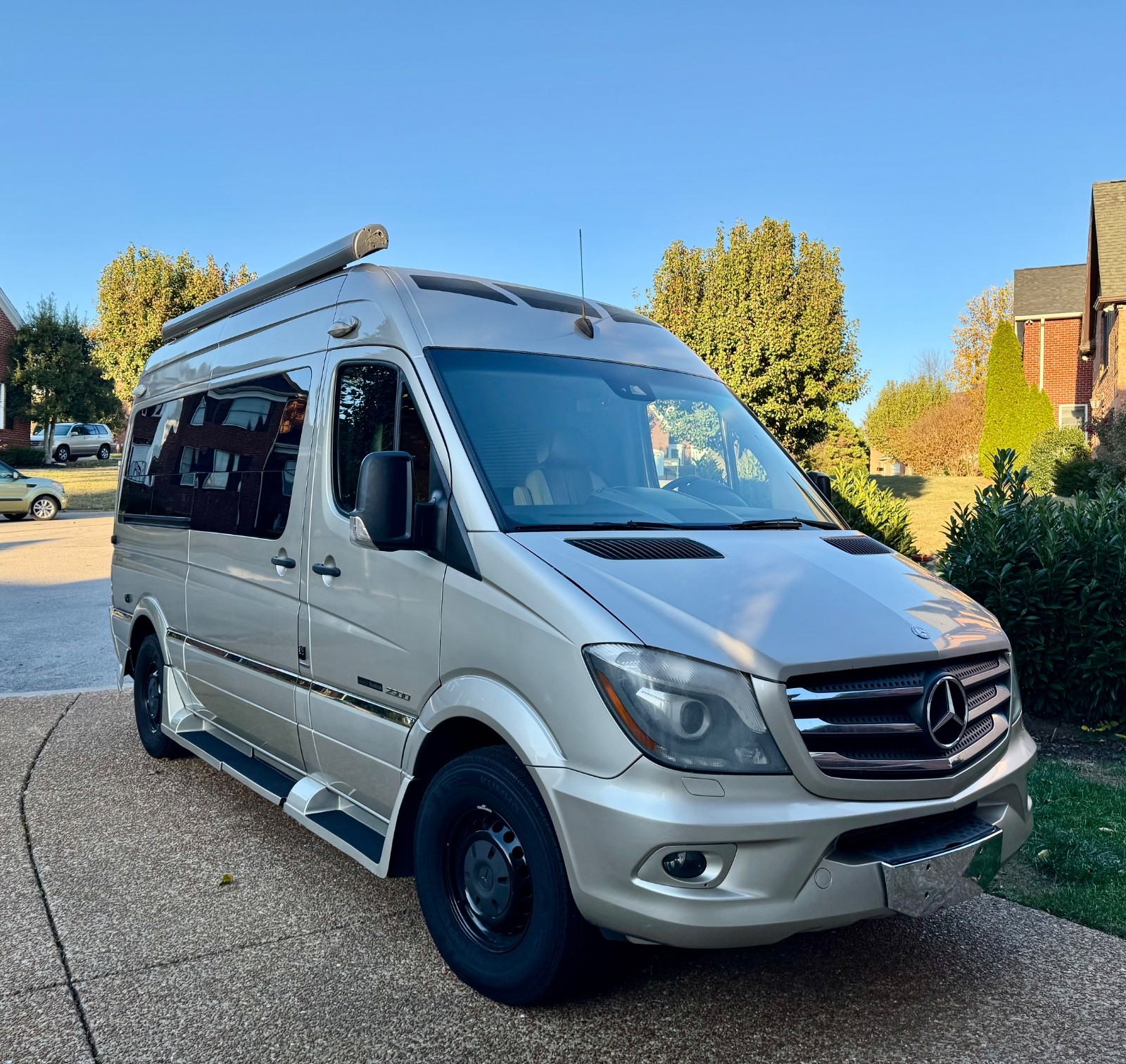 2015 Mercedes Roadtrek SS Agile RV DIESEL 22-24 MPG