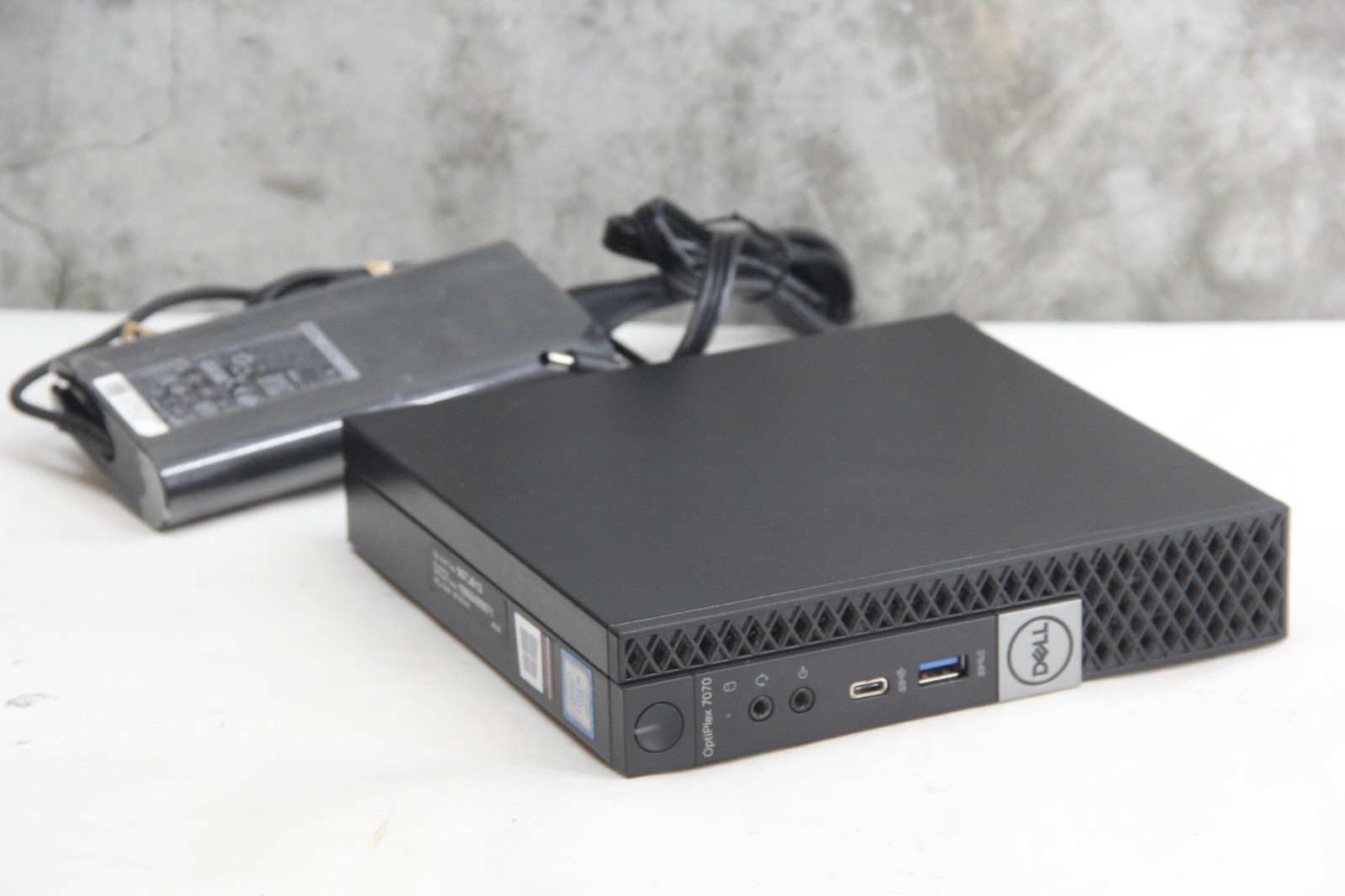 Dell Optiplex 7070 Micro | i5-9500, 8GB Ram, 128GB SSD, AC, Linux Mint -No wifi