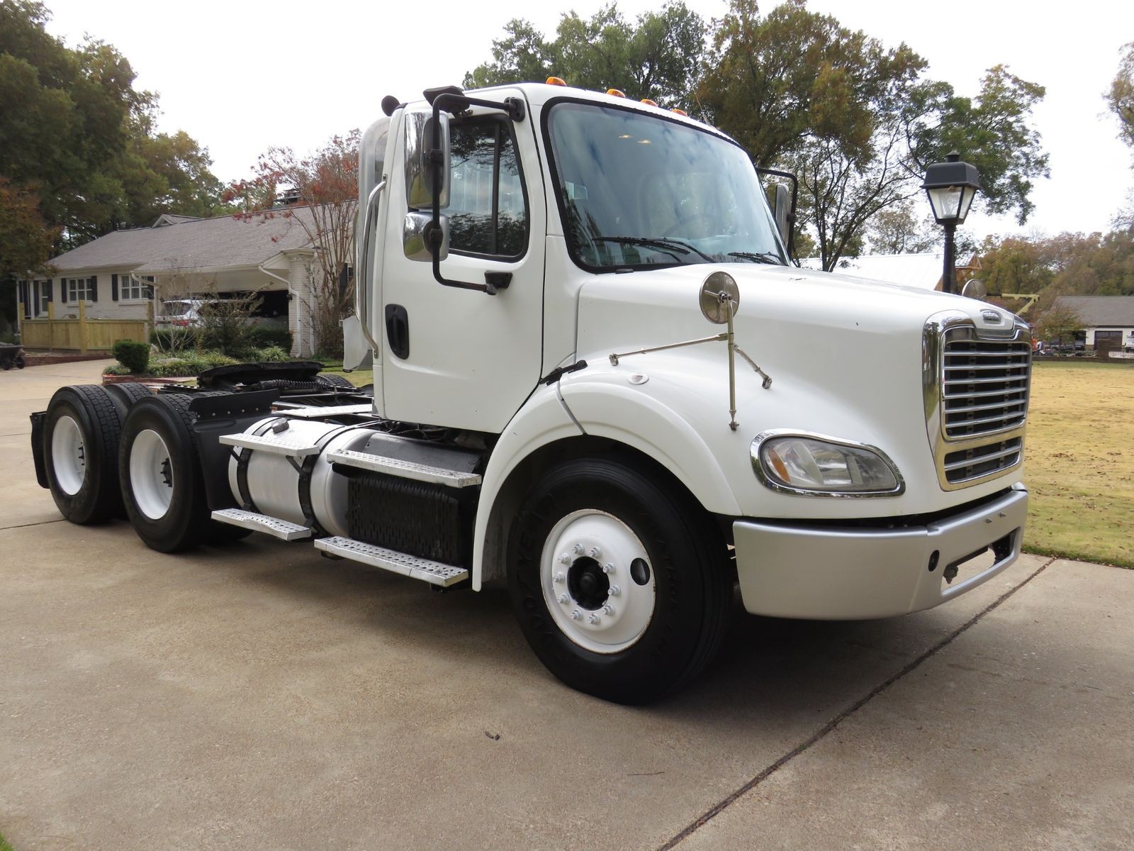 One Owner Perfect Carfax 76 Service Records in Carfax Wholesale Price NO FEES!!!