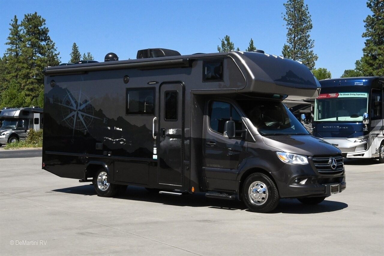 2025 Dynamax Isata 3 24FWFX Full-Size