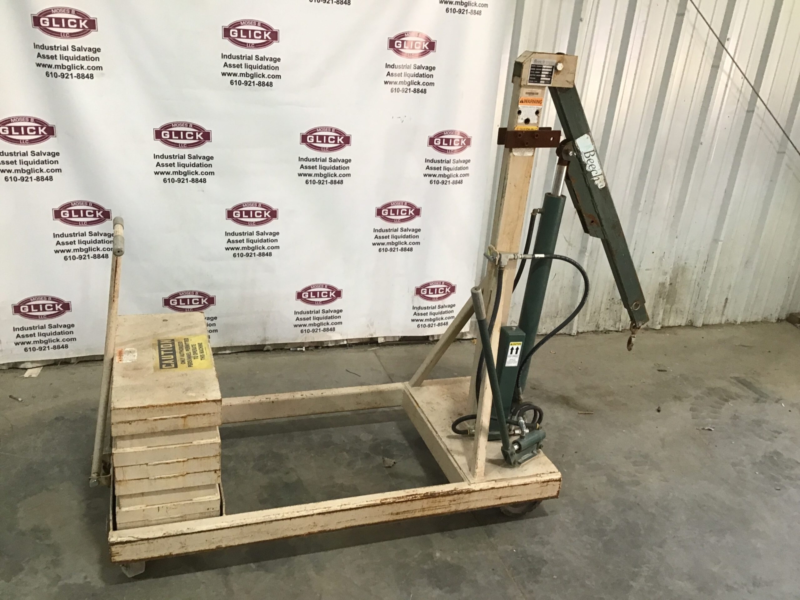 Beech B-10000W Reverse Boom Hoist Crane 1615-lb Lift Counterweighted