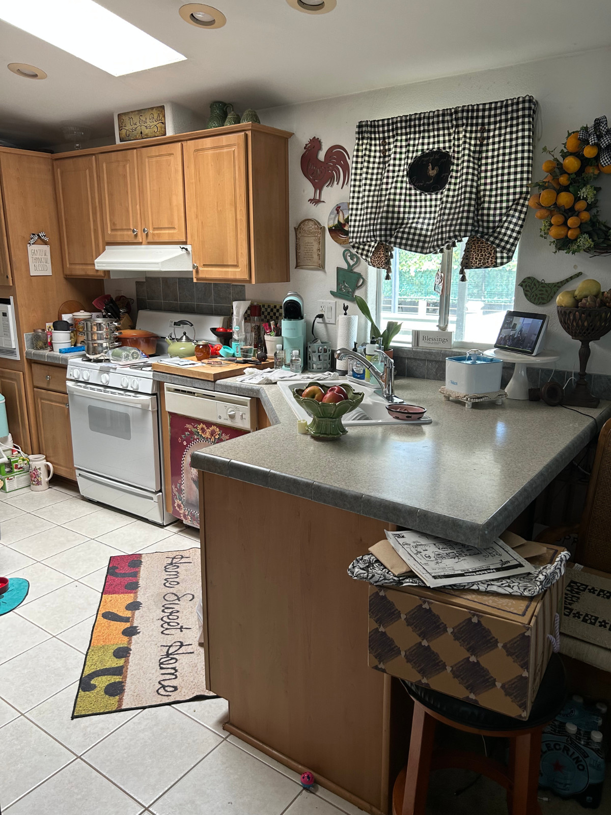 (2003) Mobile Home For Sale 3 Beds 2 Baths in 55+ Community of Canoga Park, CA