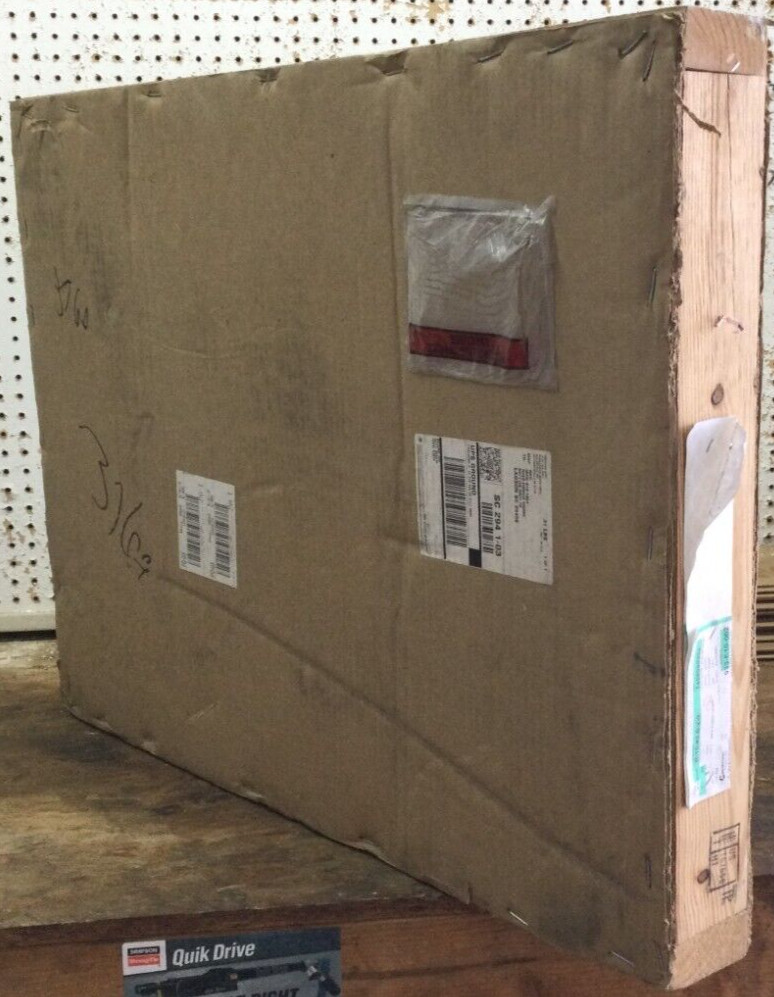 Manitowoc/Grove 7498000252 Rough Terrain (Mult Applications) Rear Glass