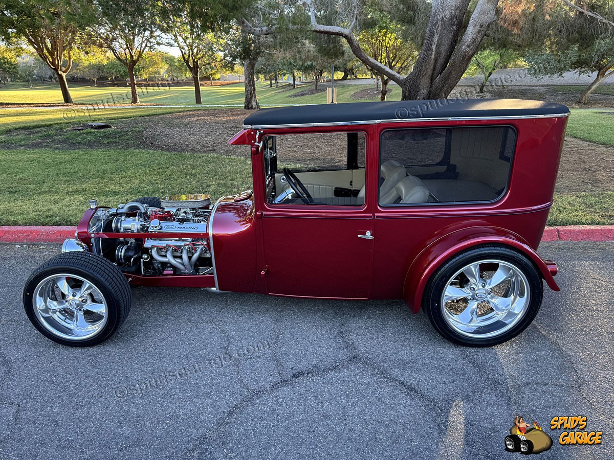 1927 Ford Model T Hot-Rod Tudor Sedan