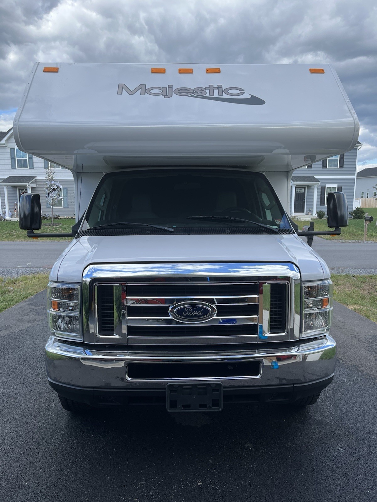 2019  Thor Majestic 25 Ft Motor Home , Sleeps5, 152,000 Mi, ,000.00