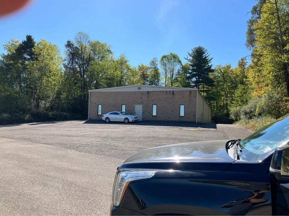 Land and Buildings for Sale / 290 Acres For Sale / Office and Work Garage