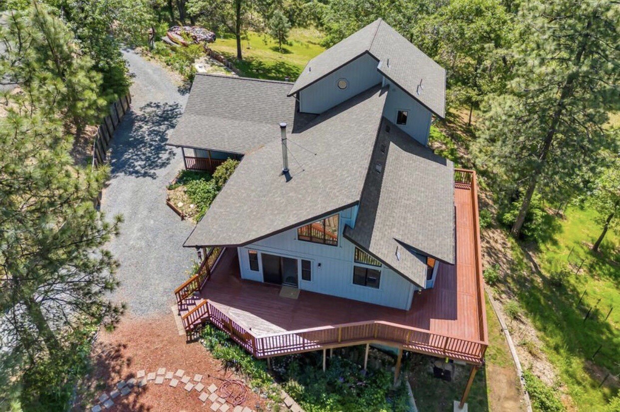 Private Country Home – Colfax CA 5 Bed 2 Bath