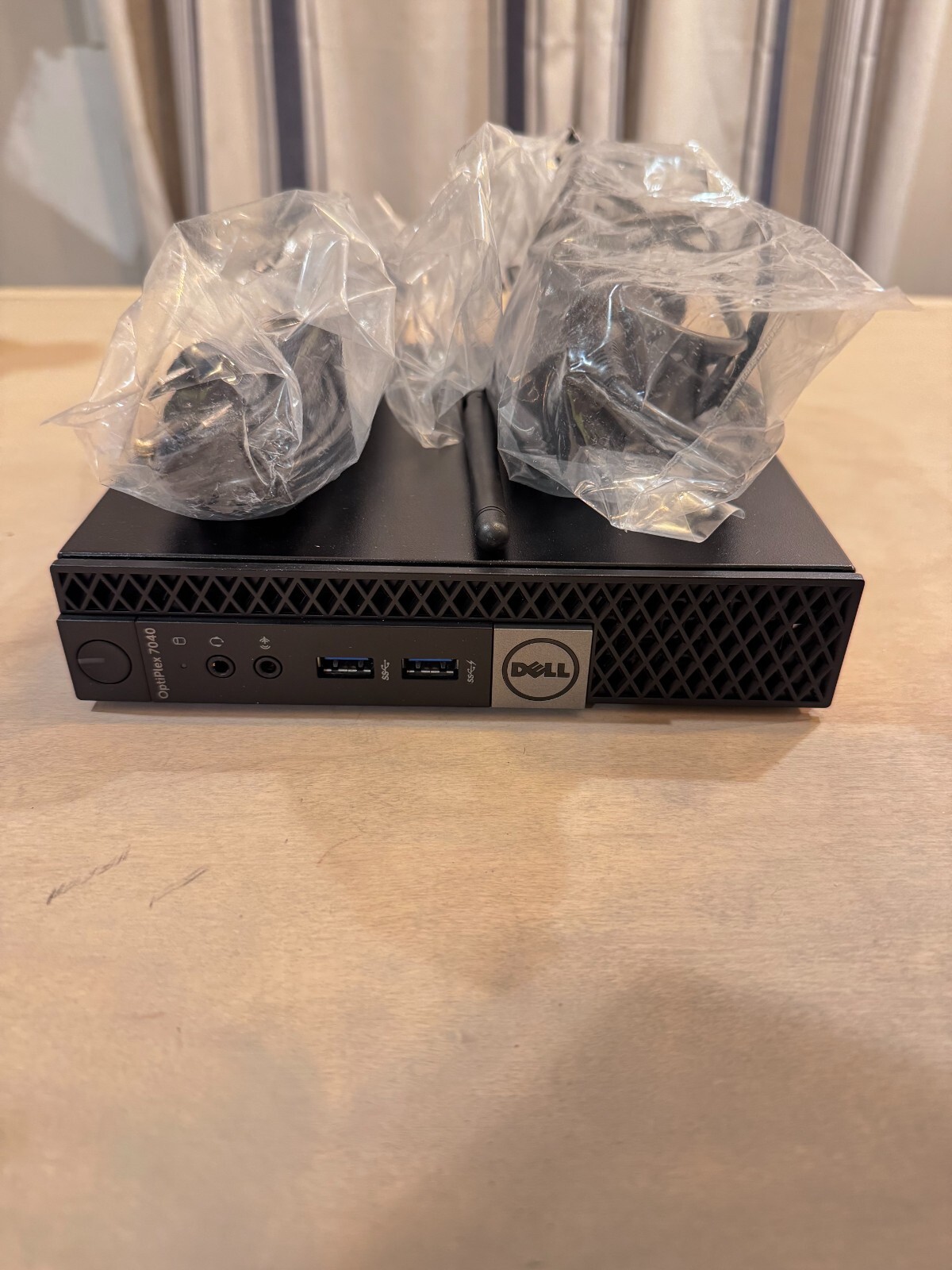 Dell Optiplex 7040 Micro i5-6th Gen, 8GB RAM, 500GB SSD, Windows 11 Pro 24H2