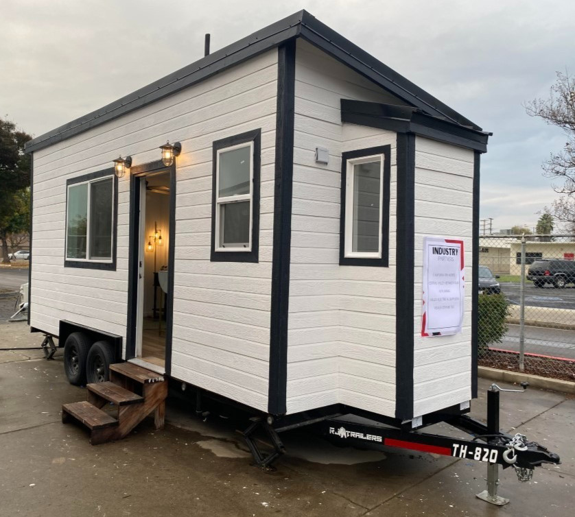 NEW – Tiny Home on Trailer, 28x8ft.