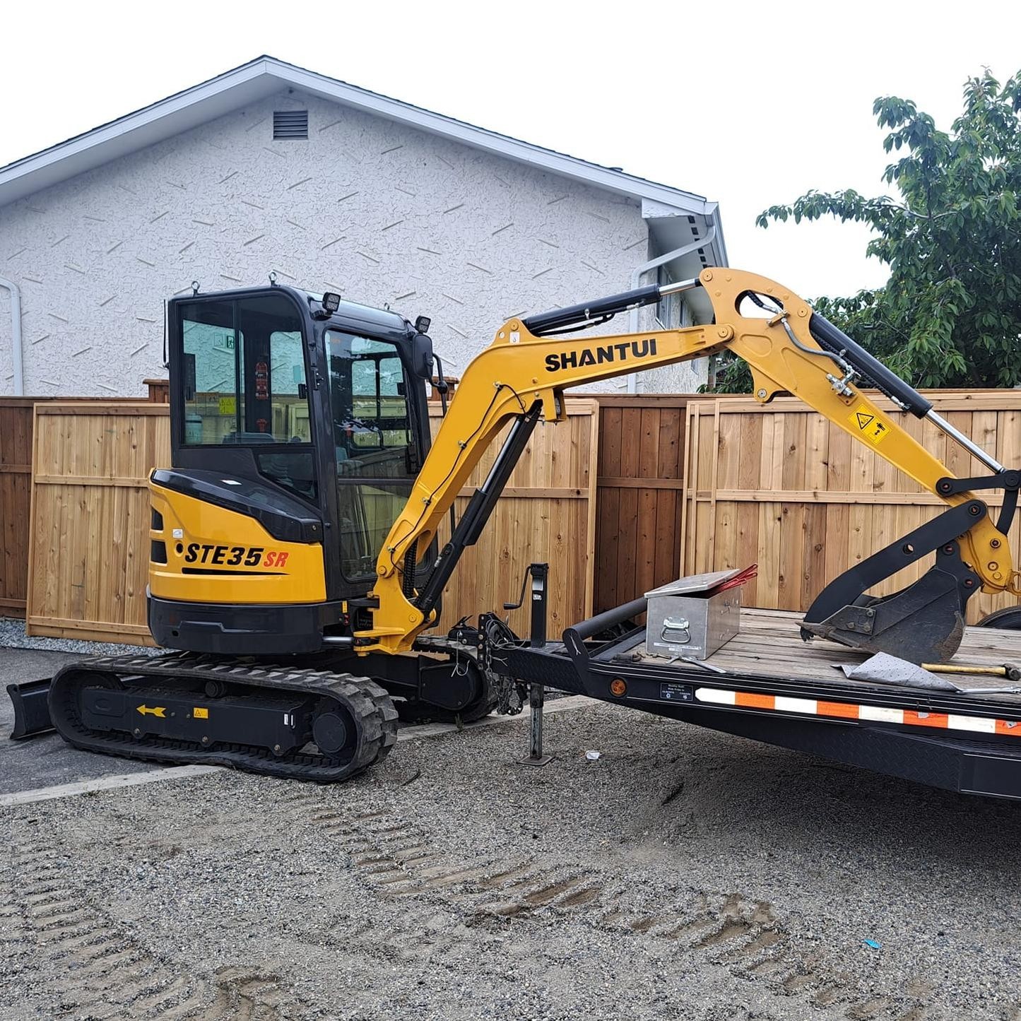 2.8 Ton Mini Excavator Digger Yanmar Diesel Engine Hydraulic Thumb&Pilot Control