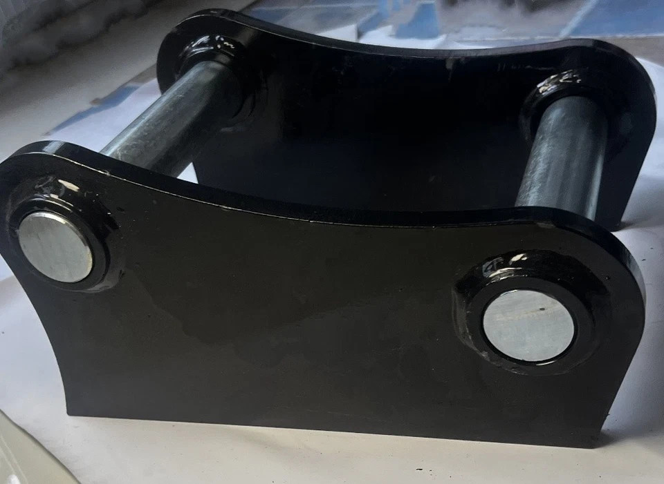 FOR CAT 307, 308, 309 Excavator ears and pins Weld on 50mm NEW
