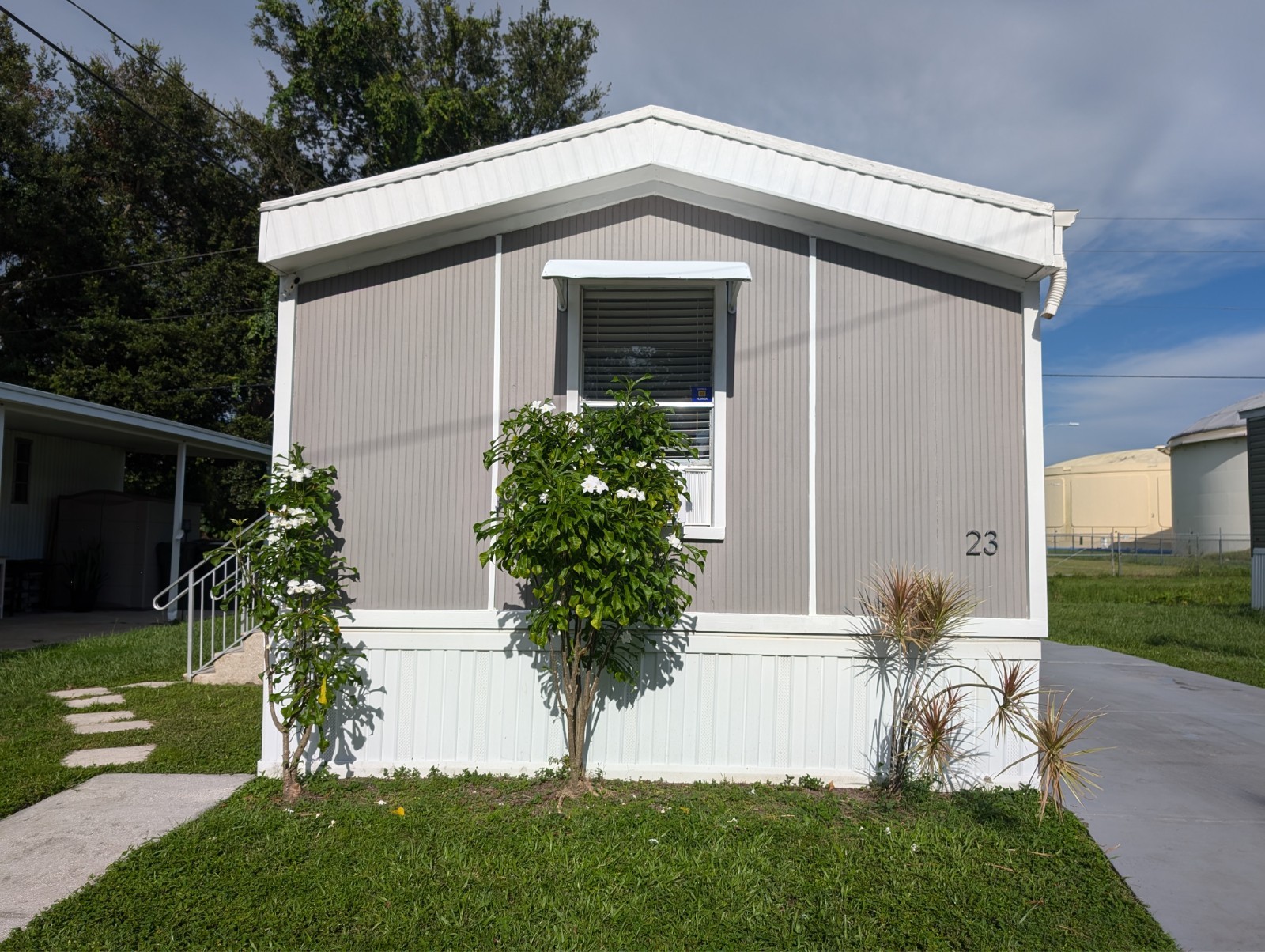Mobile Home. St. Petersburg FL. No flood zone.