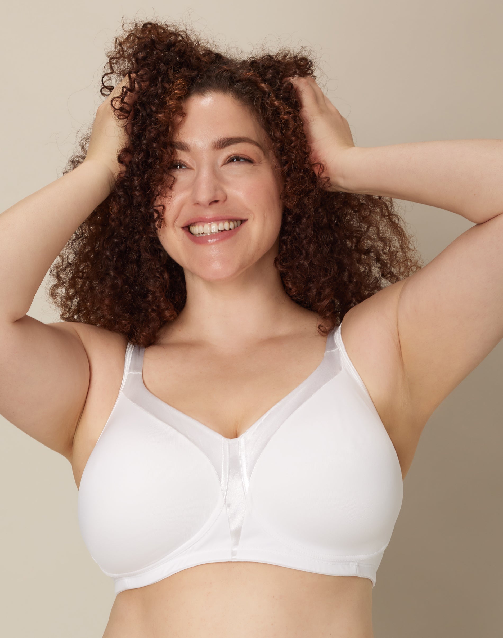 Playtex 18 Hour Silky Soft Smoothing Cool & Breathable Wireless Bra White 48DDD Women’s