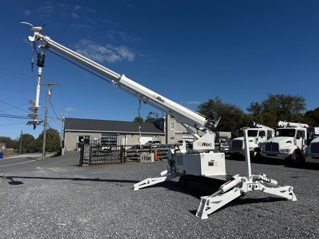 2012 Altec DB37 Altec Digger Derrick 30′ Crane Winch Auger Track Machine Used