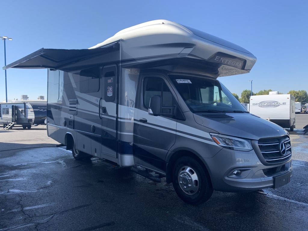 2025 Entegra Coach Qwest 24L