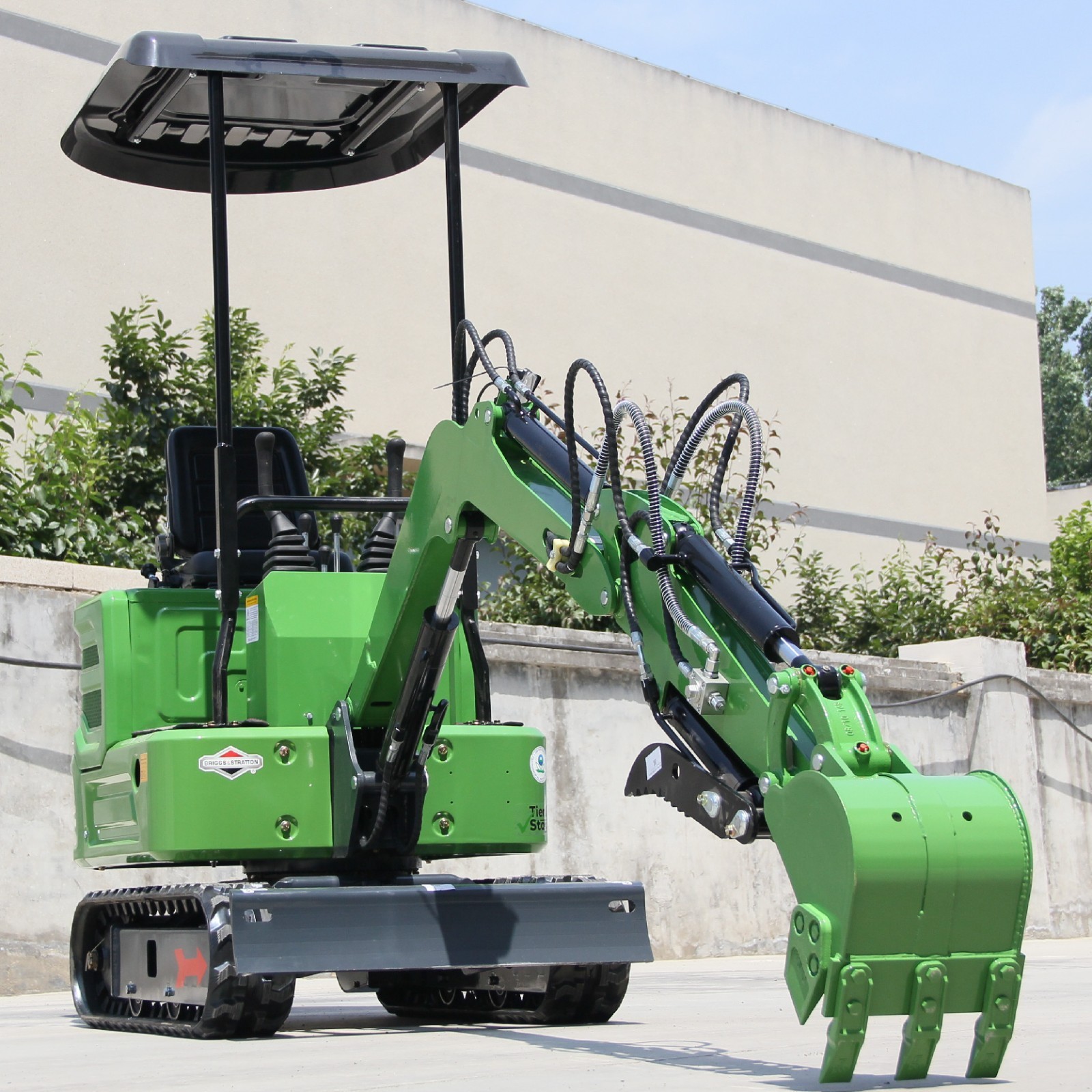 1 Ton Green  Mini Excavator B&S Engine Hydraulic System, Free Shipping