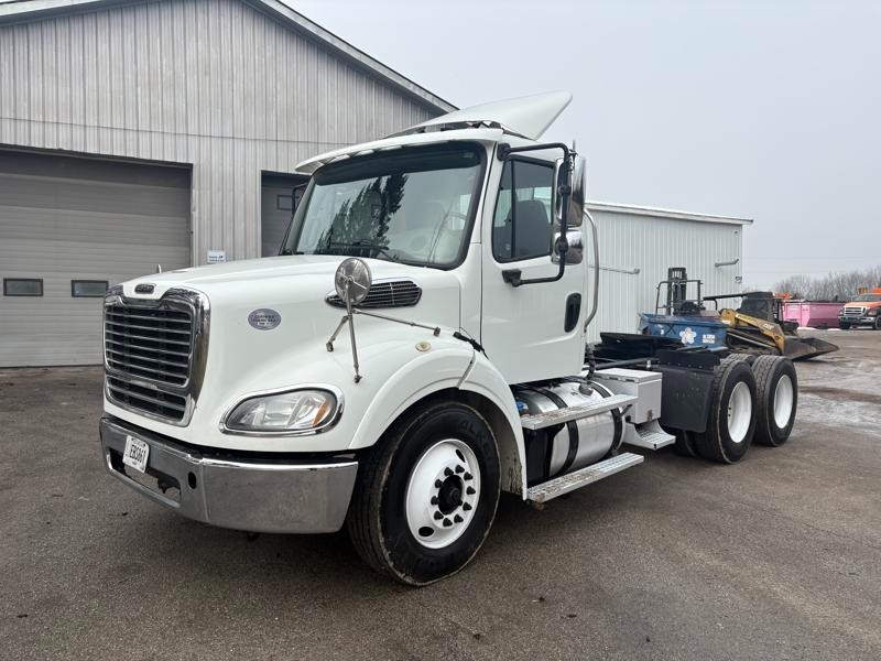 2016 Freightliner Business Class M2 112 Day Cab Semi For Sale