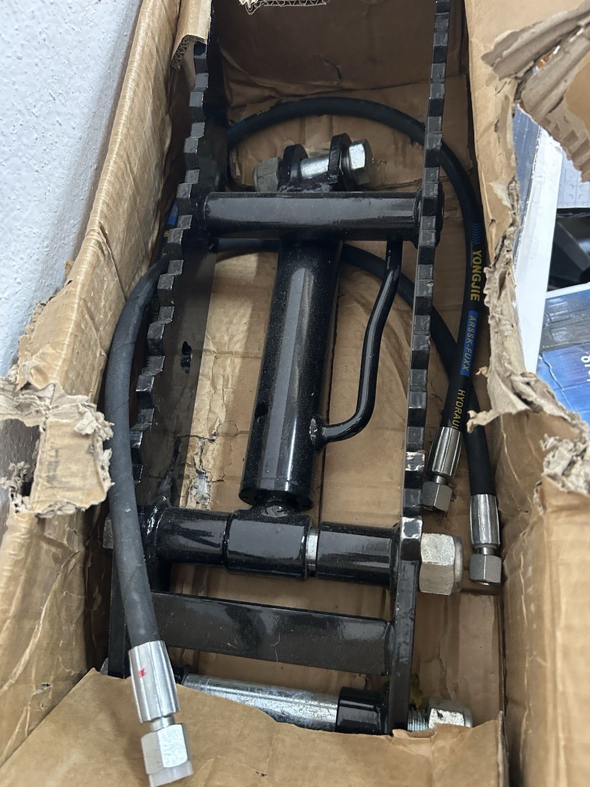 Hydraulic Backhoe Thumb For 1-2 Ton Mini Excavator