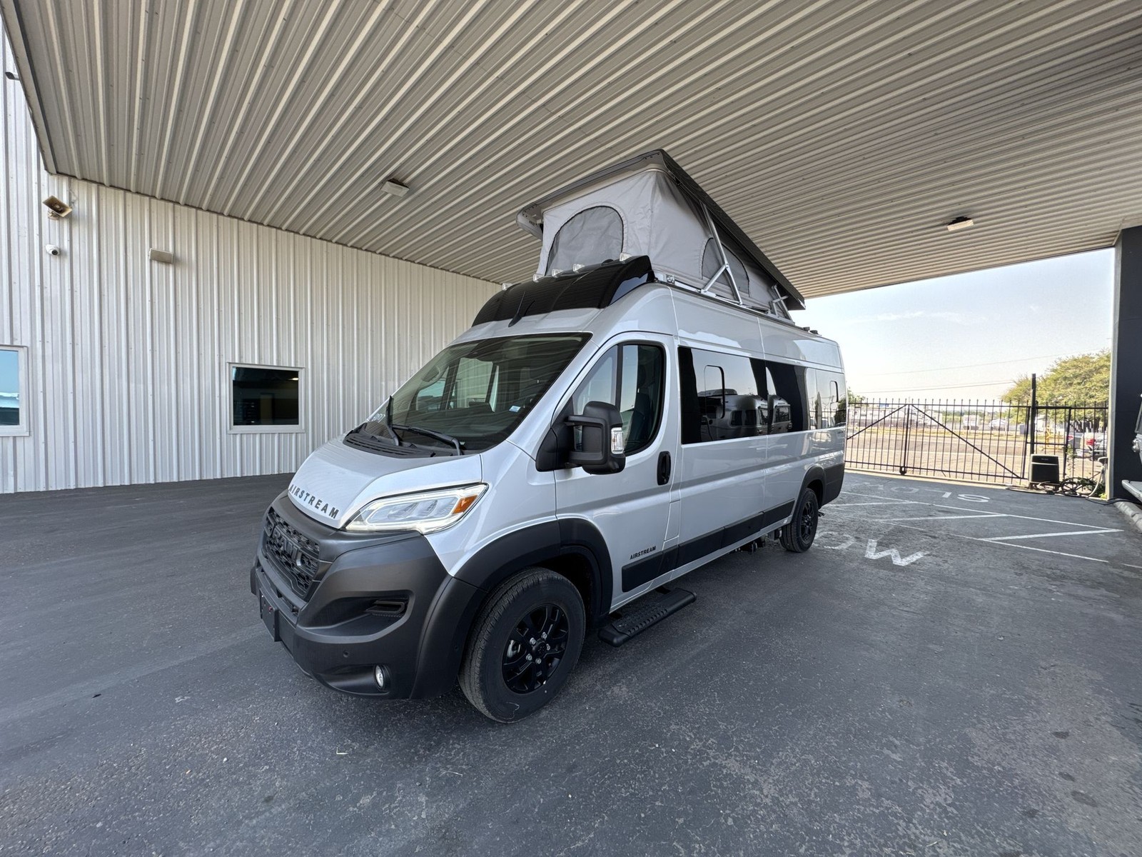 2026 Airstream Rangeline Rangeline