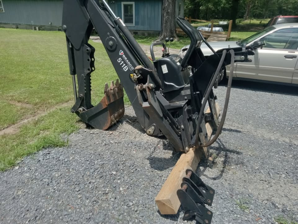 Bradco 511b Backhoe Attachment for Takeuchi TL230 TL240 TL08 TL10