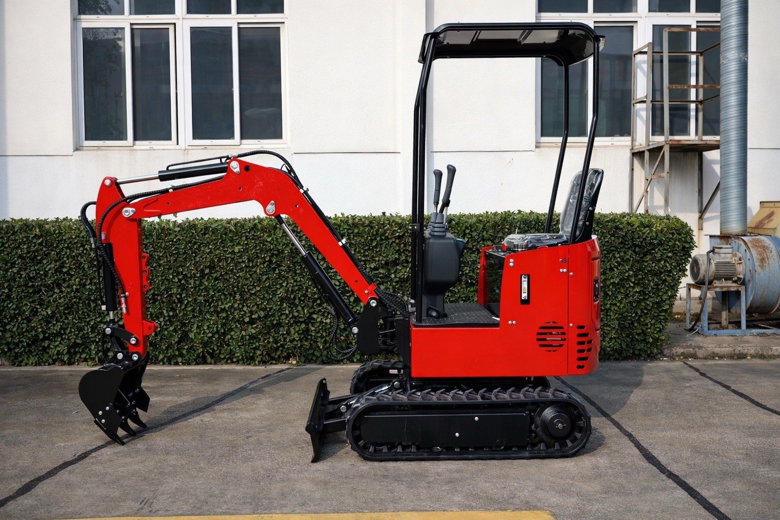Mini Excavator – 1.0T With Thumb.