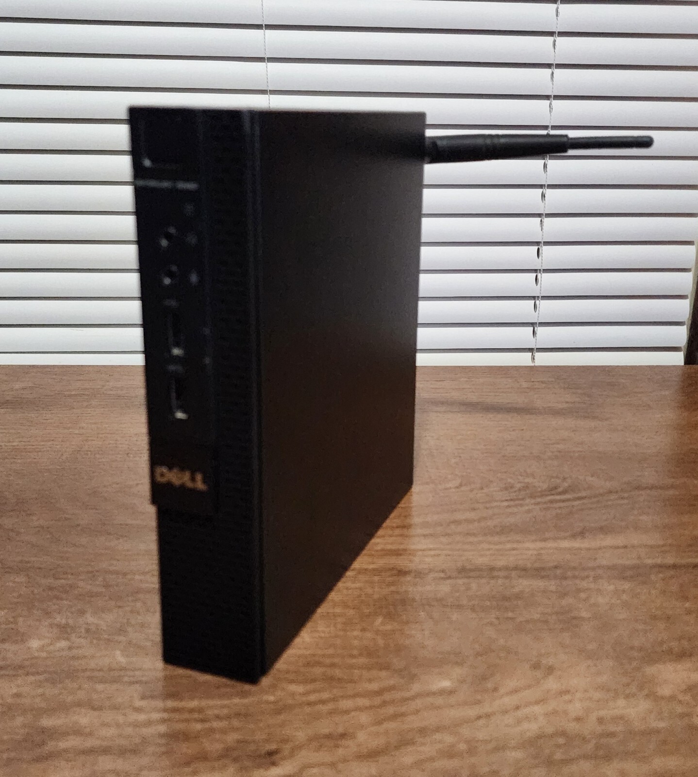 Dell OptiPlex 3020M Tiny – Core i5-4590T – 12GB RAM – 256GB SSD – Windows 10 Pro