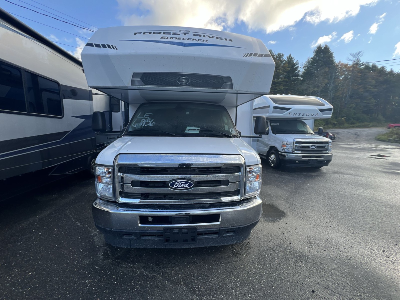 2026 Forest River Sunseeker LE 2850S Ford