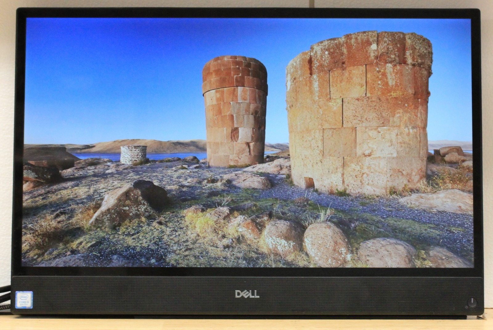 Optiplex 5260 21.5″ Touch AIO i5-8600 3.00GHz 16GB Ram 500GB NVMe SSD (w/stand)