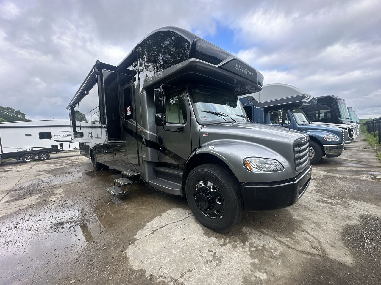 2026 Entegra Coach Accolade 37L