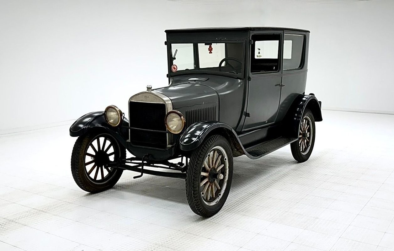 1927 Ford Model T Tudor Sedan