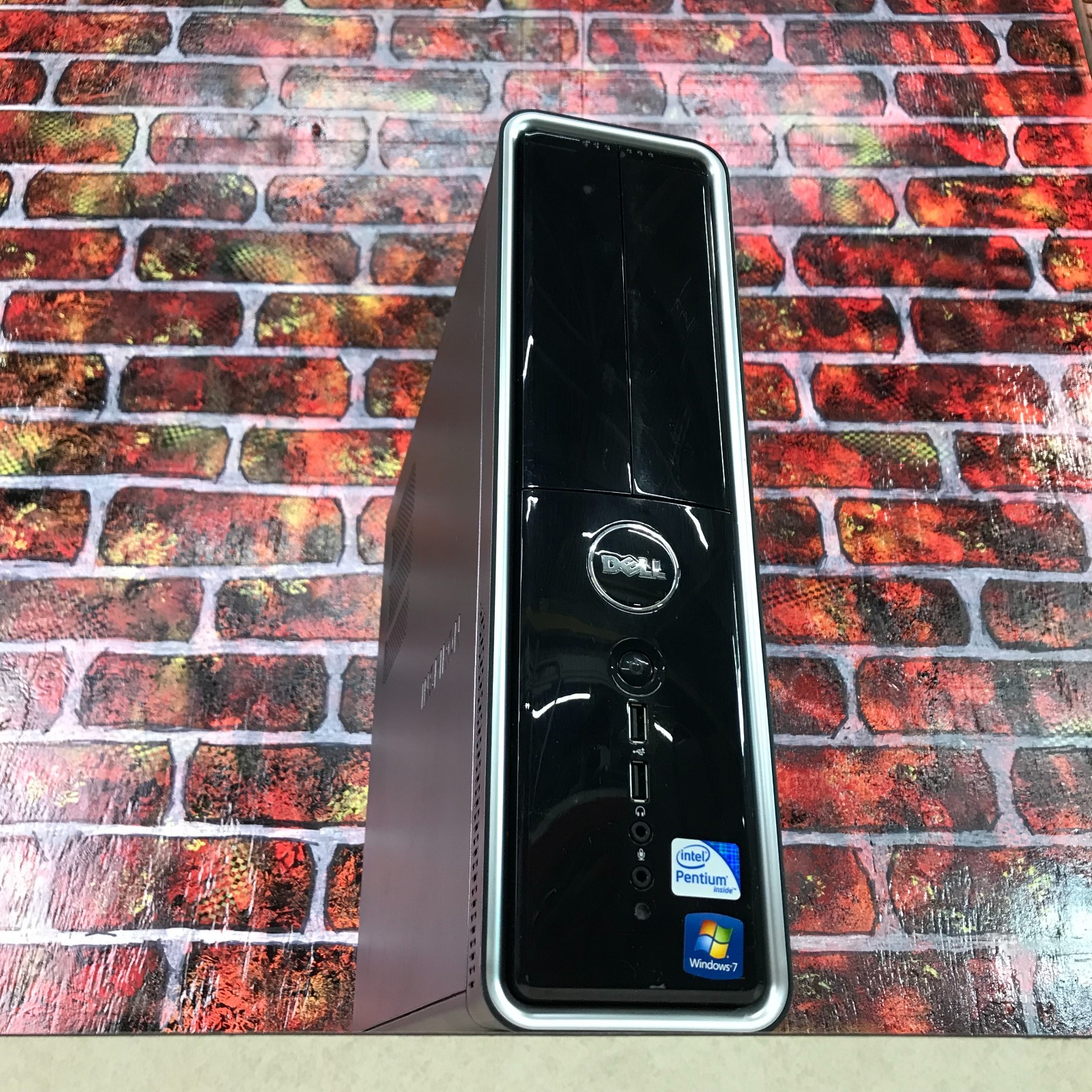 Dell Inspiron 537s SFF PC – Core 2 Duo 2.70GHz 4GB RAM (Windows 7 Pro 64-Bit)